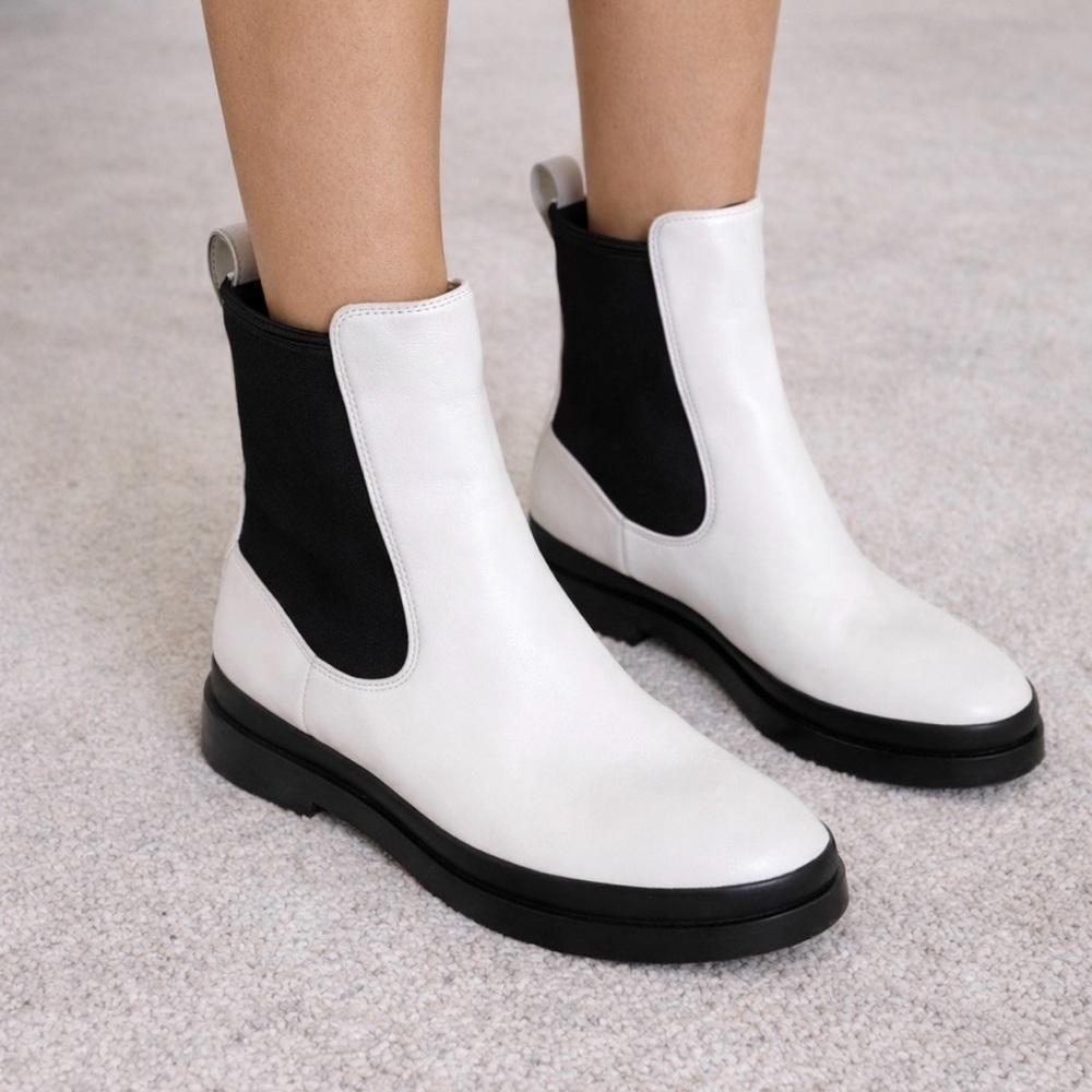 NEW $450 VINCE Cecyl Leather Ankle Booties Chelsea White/Black Size 5 US - 35 EU